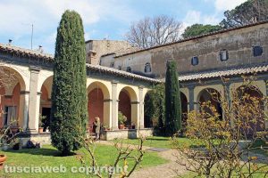 Capodimonte - L'isola Bisentina - Il chiostro del convento francescano