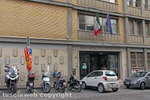 Viterbo - La protesta dell'Usb di fronte all'Inps