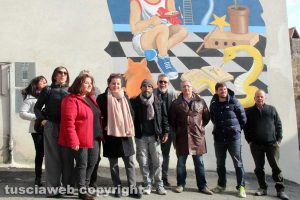 Foto di gruppo davanti al murale del Piccolo principe a Sant'Angelo 