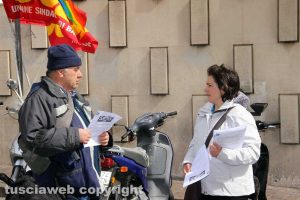 Viterbo - La protesta dell'Usb di fronte all'Inps