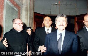 Padre Ernesto Piacentini con D'Alema a santa Rosa il 26 febbraio del 2000 - foto archivio storico di Silvio Cappelli