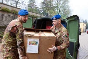 Viterbo - L'esercito alla “Sacra famiglia”
