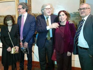 Al centro Vittorio Sgarbi e Martina Salza