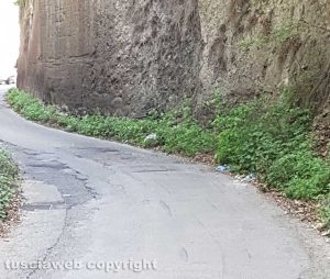 Viterbo - Via Vico Squarano nel degrado