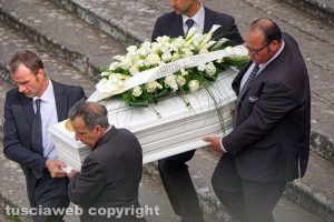 Viterbo - I funerali della piccola Silvia Iannaccone