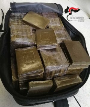 Terni - I 10 kg di hashish sequestrati