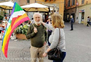 Viterbo - La manifestazione per la pace a piazza delle Erbe