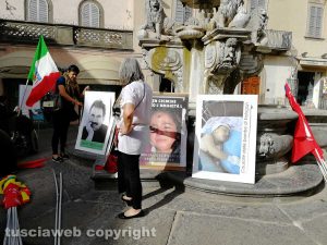 Viterbo - La manifestazione per la pace a piazza delle Erbe