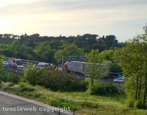 Vitorchiano - Incidente sulla superstrada