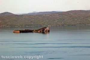 L'isola Bisentina nel lago di Bolsena
