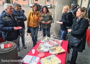 Viterbo - La colazione di Pasqua di Paperonly a pizza del Comune 