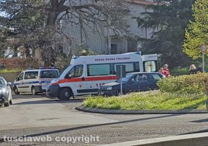 Viterbo - Scontro auto-moto alla rotatoria di via Belluno
