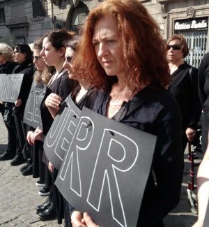 Viterbo - La manifestazione delle donne in nero 