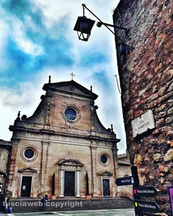 Viterbo - Piazza S. Lorenzo