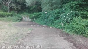 Degrado nel parco di via Cima