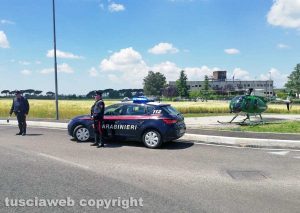 Viterbo - Carabinieri - Posto di blocco ed elicottero