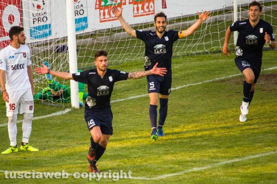 Sport - Calcio - Viterbese - Luca Baldassin esulta dopo un gol