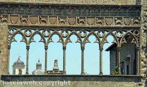 Viterbo - Loggiato Palazzo dei Papi