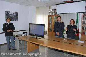 L'ispettore capo Luca Tomassini, il capo della squadra volante Riccardo Bartoli e dell'ufficio di gabinetto Tiziana Cencioni presentano l'app You Pol