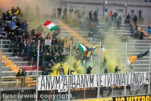 Sport - Calcio - Viterbese - La curva gialloblù