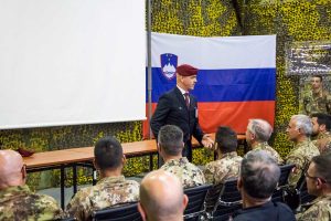 La visita dei paracadutisti viterbesi in Kosovo