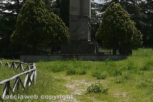 Viterbo - Incuria nei giardini viterbesi