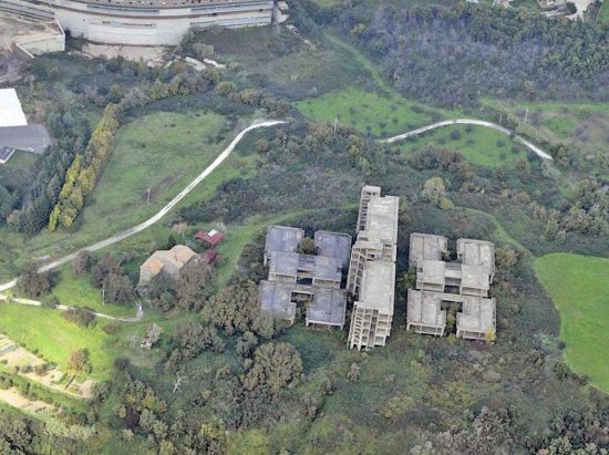 Spazi della follia - Veduta aerea del manicomio di Belcolle