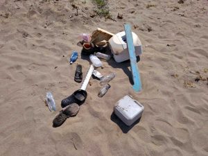 Tarquinia - Alcuni oggetti ritrovati sulla spiaggia di San Giorgio