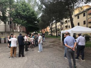 Luisa Ciambella al complesso Ater del quartiere Pilastro