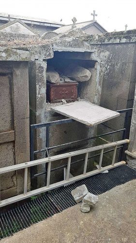 Soriano nel Cimino - Tomba cade a pezzi nel cimitero