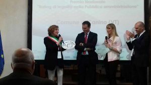 consegna-del-premio-con-presidente-Nicastri