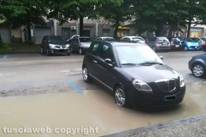 Viterbo - Viale Trento, pozzanghere come piscine