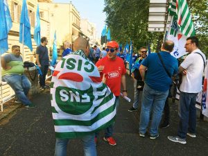 Roma - Manifestazione della polizia penitenziaria davanti Regina Coeli