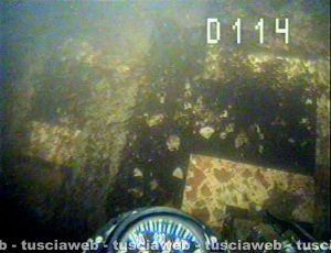 Aereo trovato nel lago di Bolsena - Junkers 88 - Ala sinistra, insegna tedesca