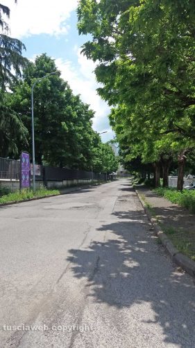 Viterbo - Buche in via Caduti IX stormo 