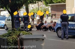 Furto con destrezza a via Marconi - La polizia a via Marconi