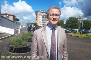 Viterbo - Giancarlo Gabbianelli all'uscita del tribunale