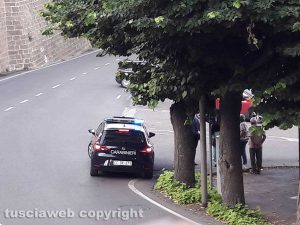 Montefiascone - Donna caduta in strada - I carabinieri
