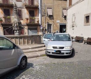 Viterbo - Tubo attaccato alla fontana di Pianoscarano