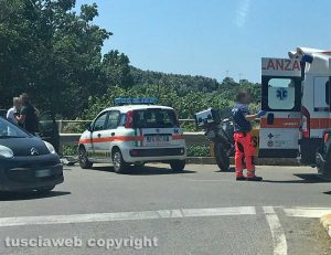 Tuscania - Fuggono dopo un furto e fanno un incidente