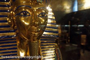 Viterbo - La maschera del faraone Tutankhamon