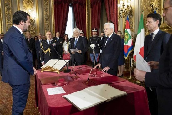 Quirinale - S'insedia il governo Conte - Salvini firma