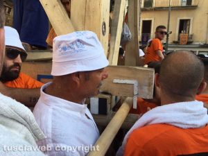 Gianni Aluisi sotto il Giglio Beccaio di Nola