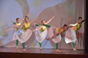 Il saggio di danza della scuola "Punte e mezzepunte"