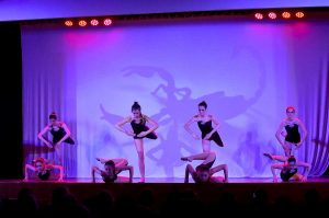 Il saggio di danza della scuola "Punte e mezzepunte"