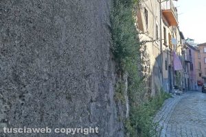 Viterbo - Incuria in centro