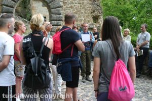 Sorano - Trekking narrativo attraverso la via cava di San Rocco