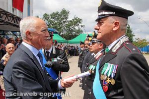 Viterbo - La 204esima festa dell'arma dei carabinieri - Il generale Tullio del Sette premia il comandante Maurizio Iannaccone