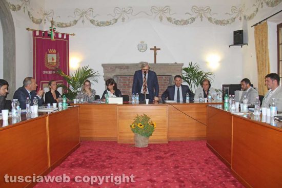 Sutri - Debutto di Sgarbi in consiglio comunale