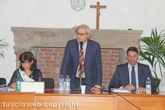 Sutri - Debutto di Sgarbi in consiglio comunale